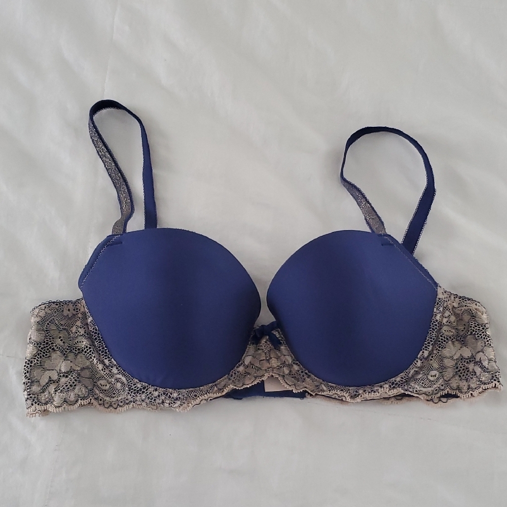 Victoria's Secret Dream Angels Lace Demi Bra 36B